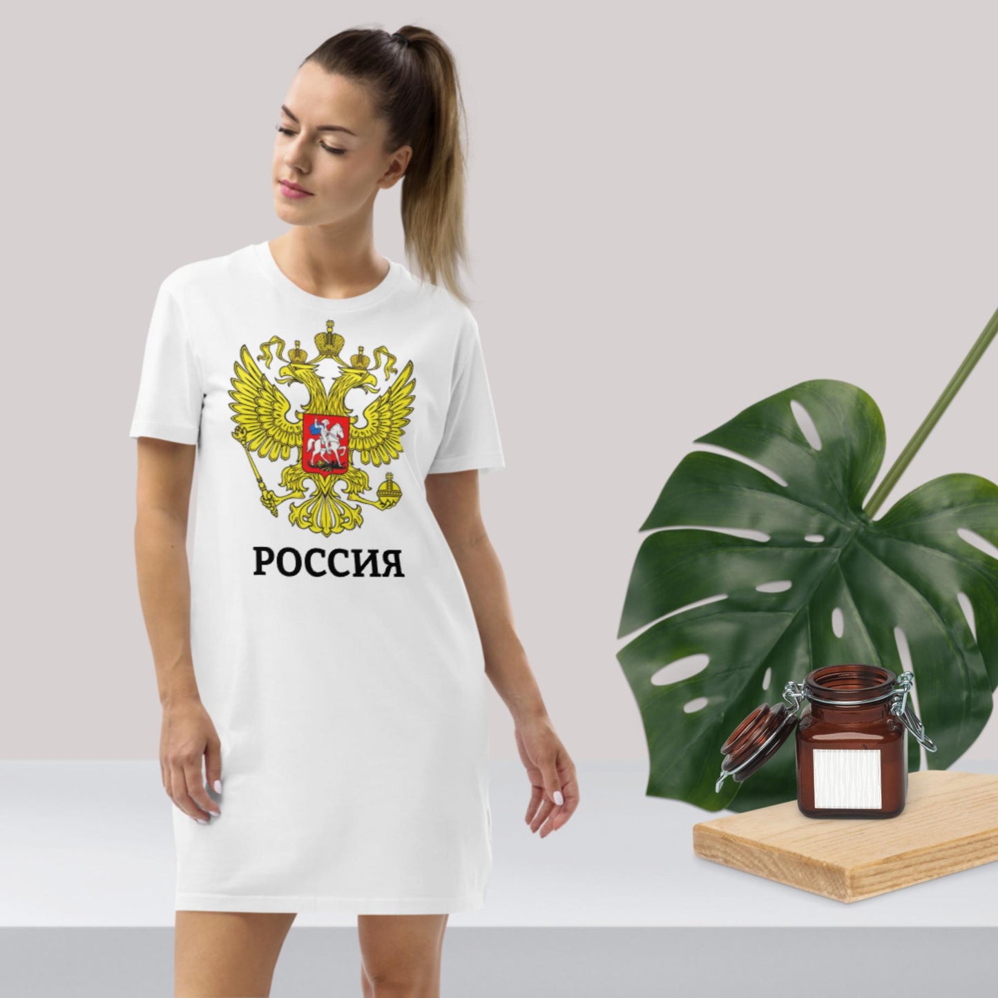 T-Shirt-Kleid aus organischer Baumwolle mit Russland-Wappen in weiß oder pink